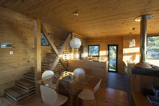 Energy-efficient Cube House integrated with nature