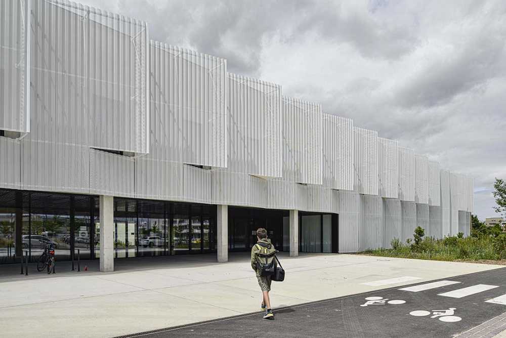 L'architecture du Conservatoire de Blagnac réorganise le contexte urbain