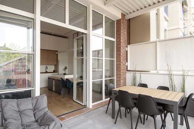 Rethinking space: a house with minimalist and sophisticated design
