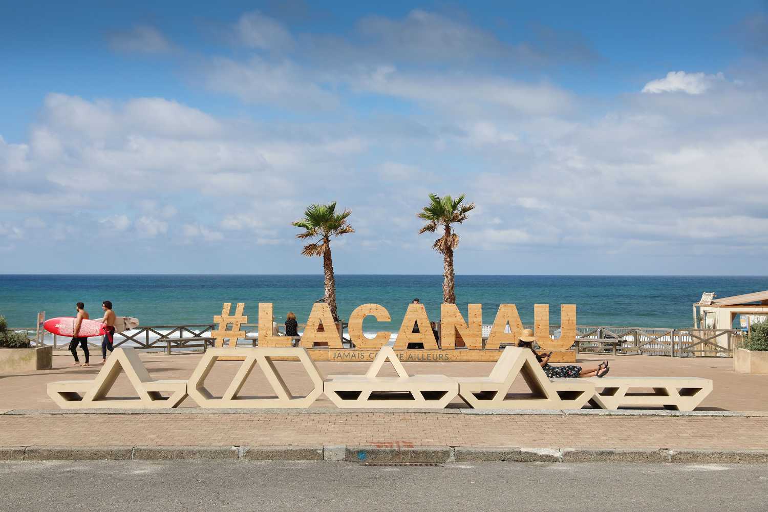 Lacanau Bench, the prototype of sustainable modular urban furniture