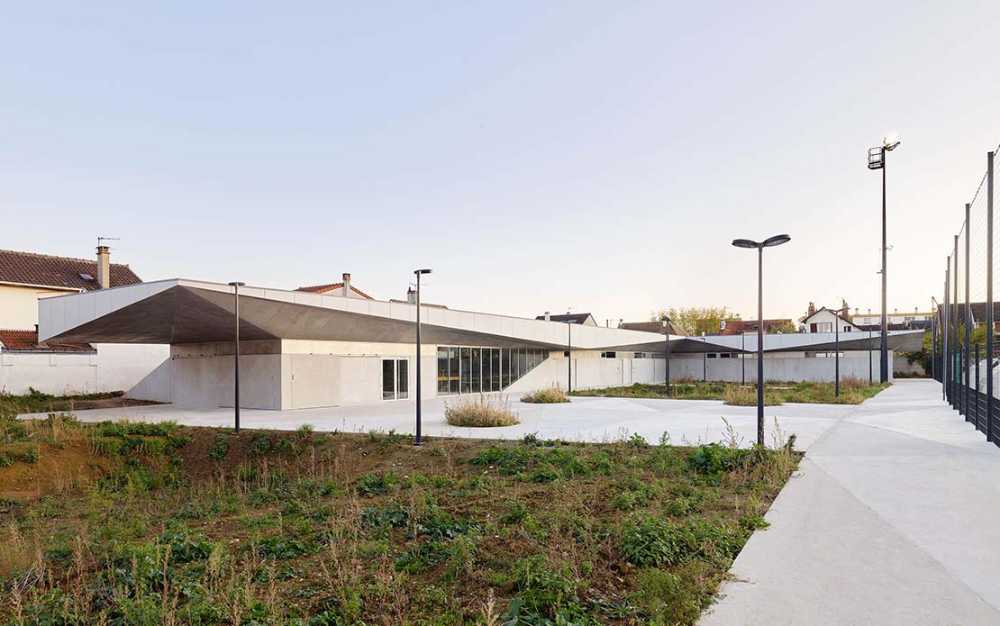 Nouvelle structure sportive au stade Robert Gazzi. Un bâtiment origami