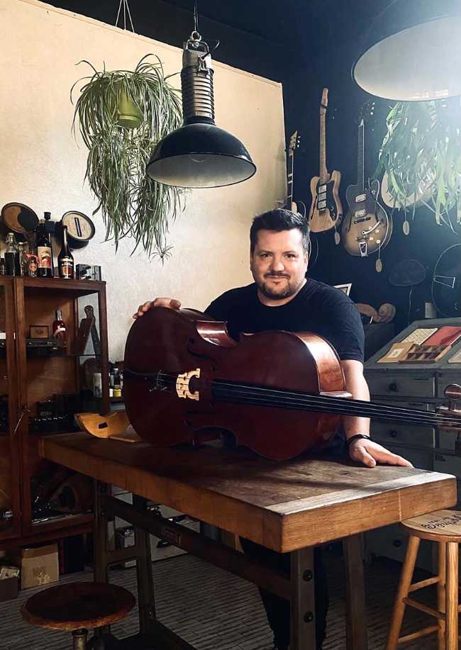Diego Suzzi Violin Making: the manual art of bringing old musical instruments back to life