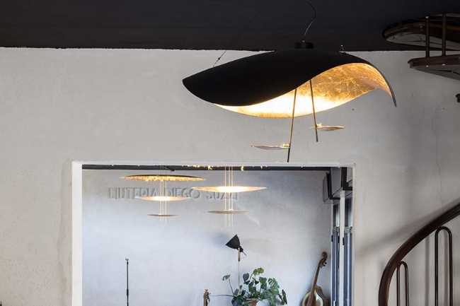 Diego Suzzi Violin Making: the manual art of bringing old musical instruments back to life
