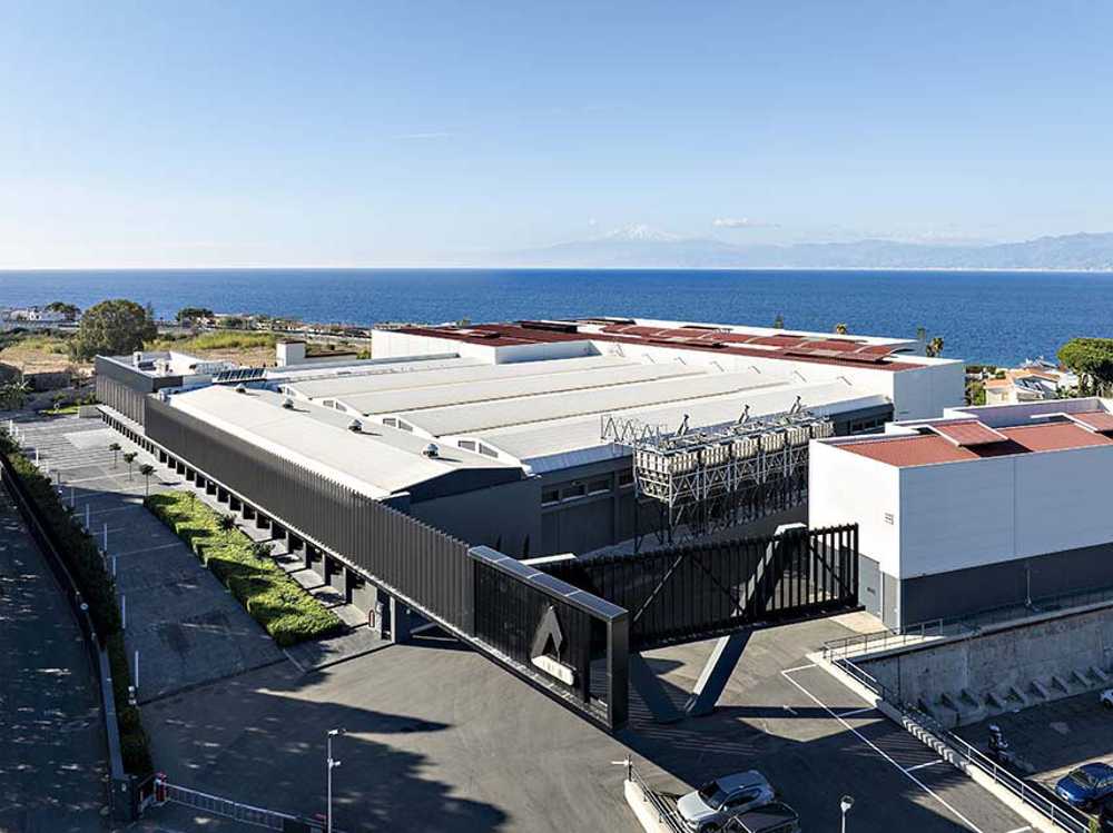 Headquarters Capua1880: landmark of a regenerative transformation