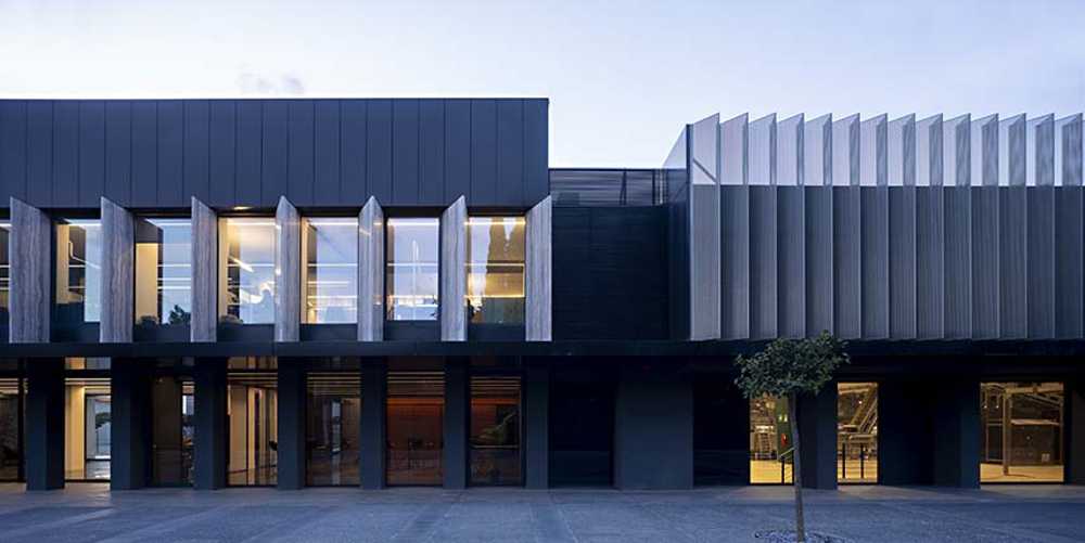 Headquarters Capua1880: landmark of a regenerative transformation