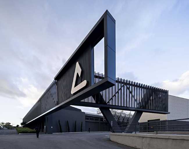 Headquarters Capua1880: landmark of a regenerative transformation