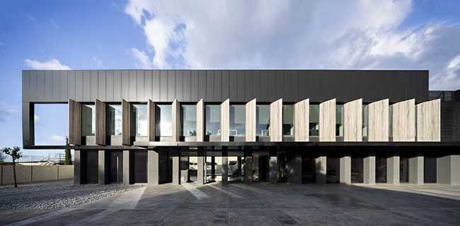 Headquarters Capua1880: landmark of a regenerative transformation
