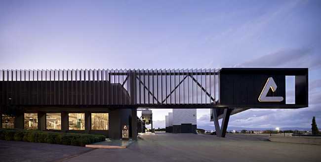Headquarters Capua1880: landmark of a regenerative transformation