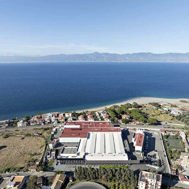 Headquarters Capua1880: landmark of a regenerative transformation