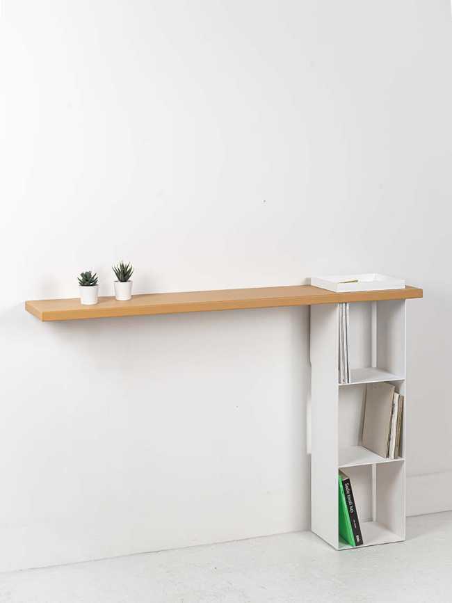 Essential lines and multiple functionalities. The consolle Gru