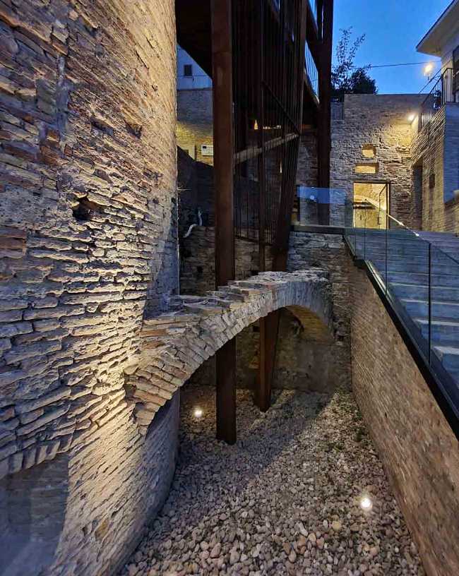 Gabella gate: la restauración arquitectónica que cose el tiempo