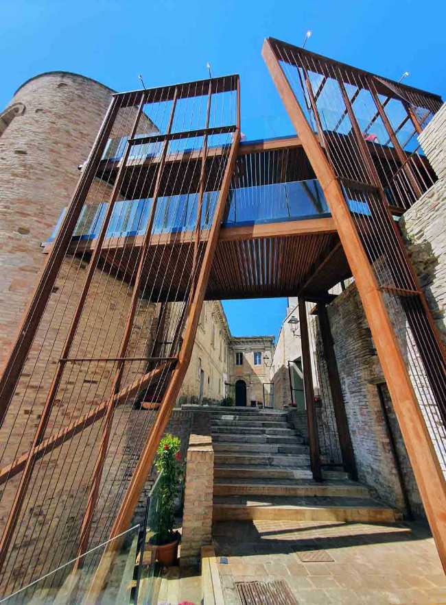 Puerta de Gabella: la restauración arquitectónica que une de nuevo el tiempo.