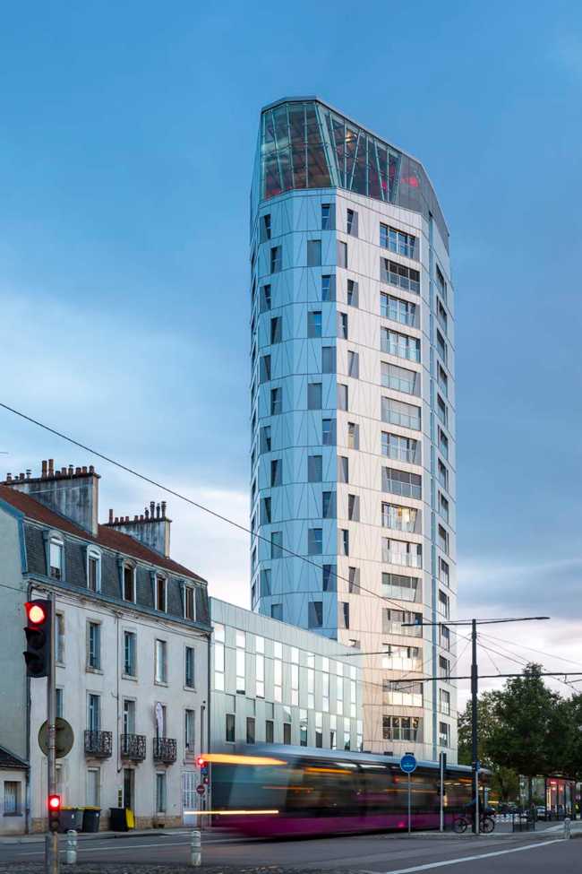 Arsenal Tower: example of positive energy building