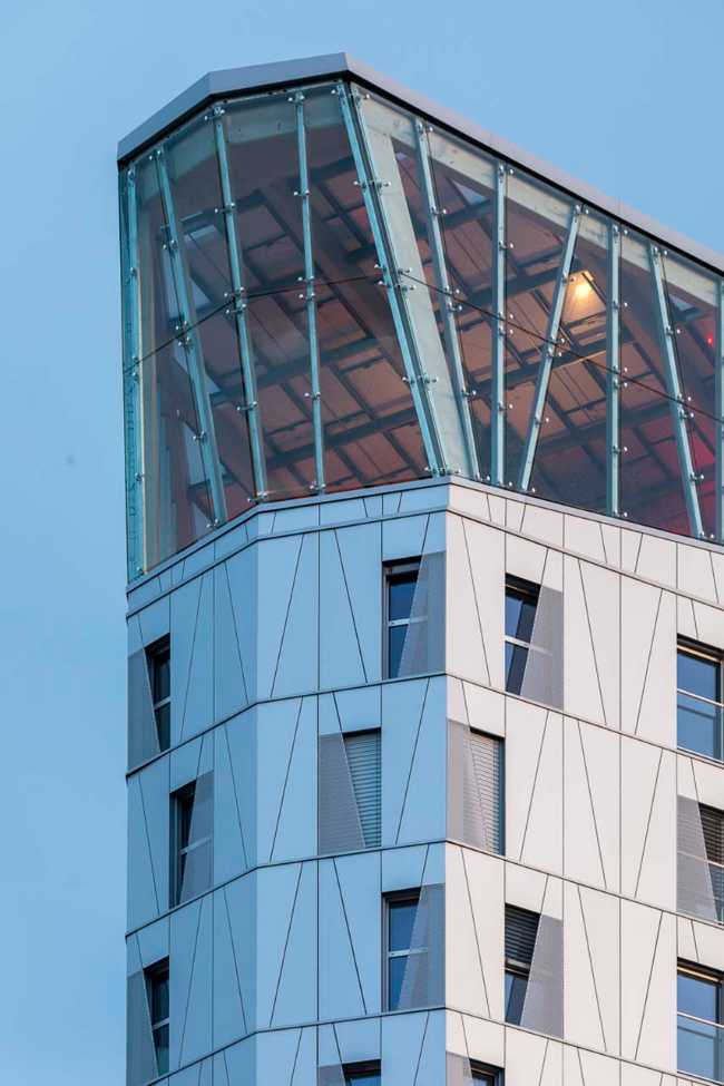 Arsenal Tower: example of positive energy building