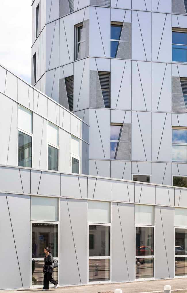 Arsenal Tower: example of positive energy building