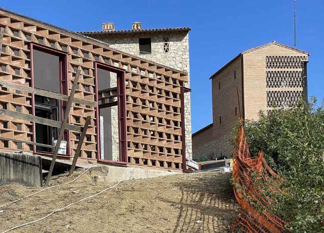 Complesso residenziale ad Asproli | il borgo tra storia e modernità