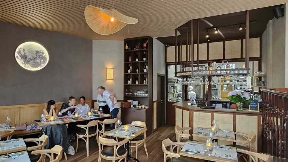 Siamese Moon Restaurant: Thai and minimalist atmospheres