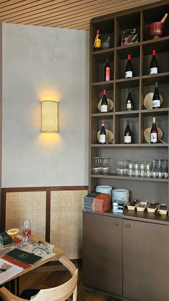 Siamese Moon Restaurant: Thai and minimalist atmospheres