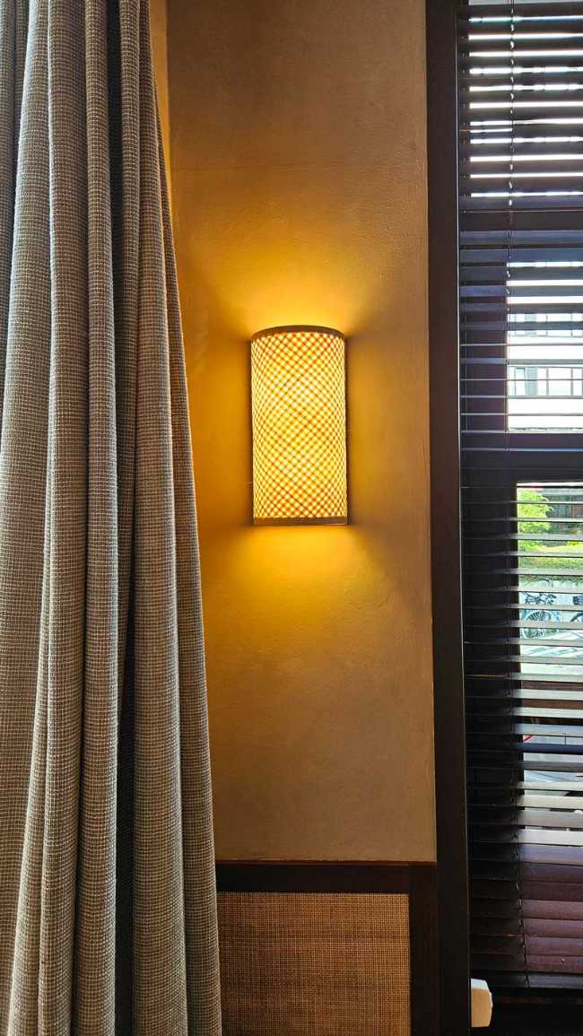 Siamese Moon Restaurant: Thai and minimalist atmospheres