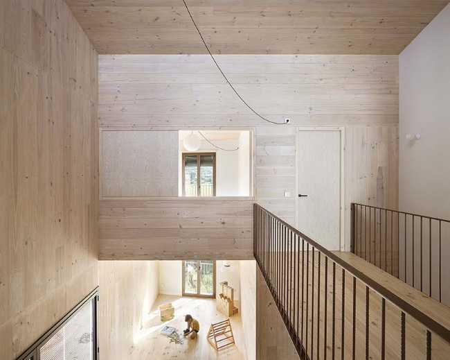 Casa MDN: the traditional exterior conceals the dynamic spatial richness