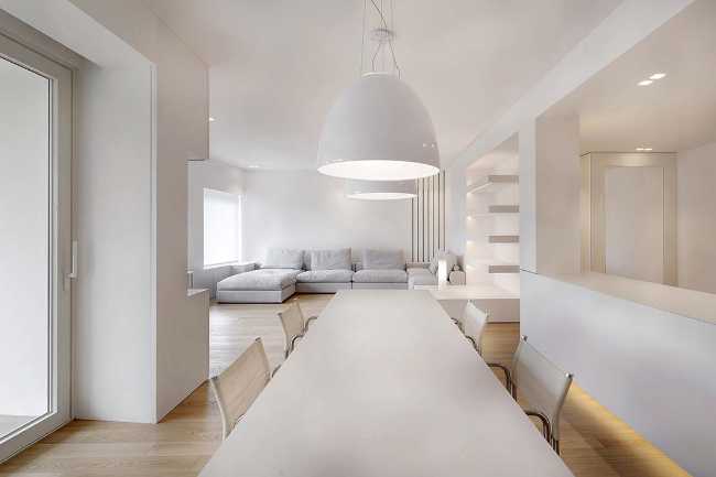 Sublime white and spatial continuity: Galleria Cavour apartment