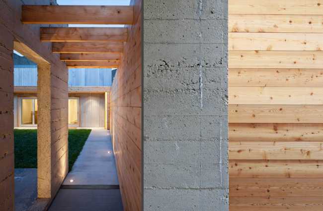 Concrete and wood details of the patio area