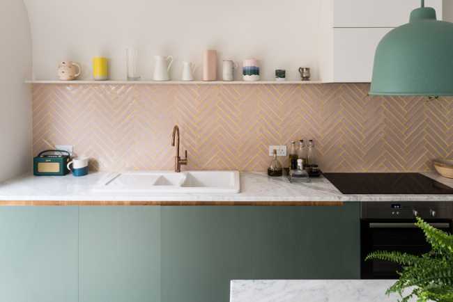 Kitchen with pink upholstery