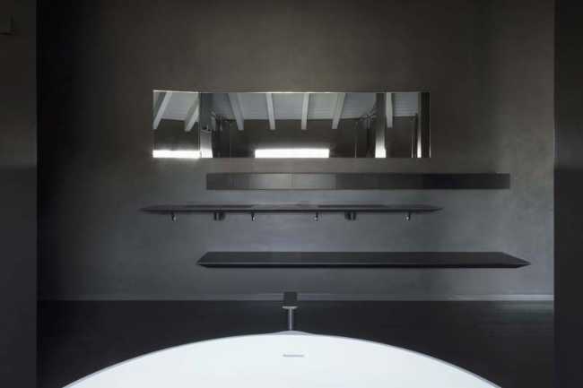 The sink with a minimalist design