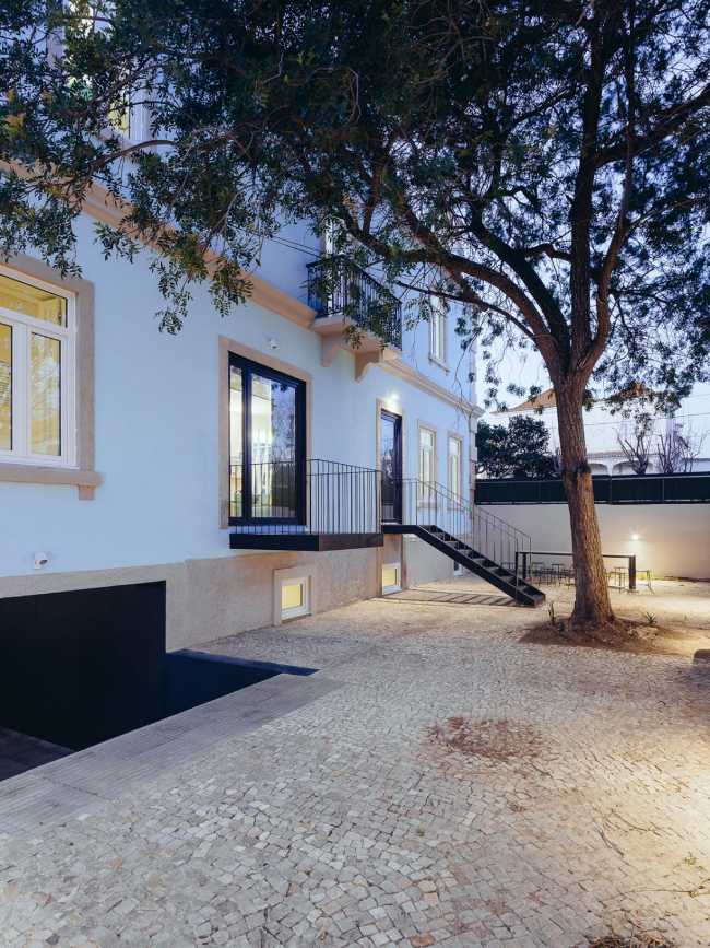 The outside garden at the back