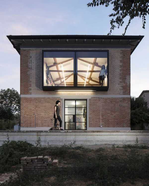 The large projecting window in the loft