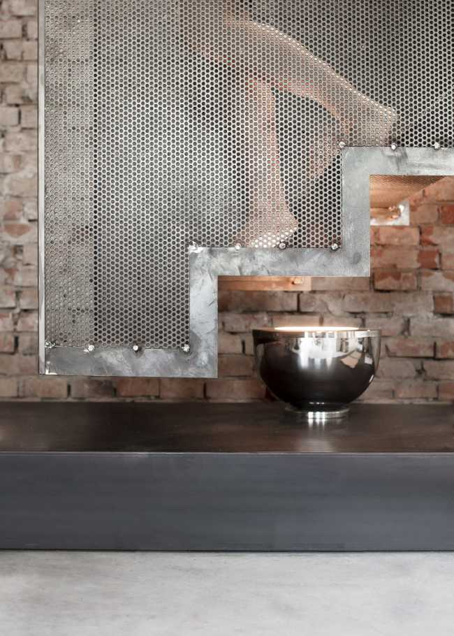 Detail of the suspended metal staircase