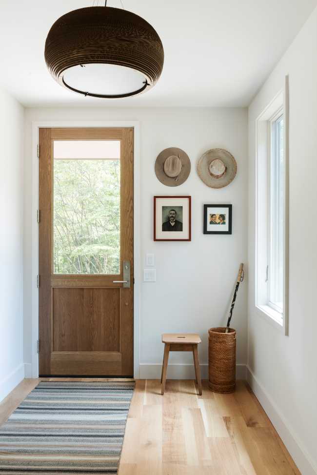 Home entrance with glass door