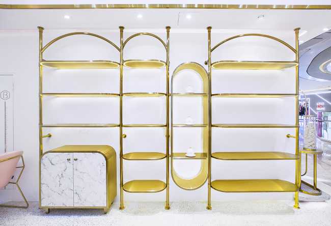 interior concept store white gold