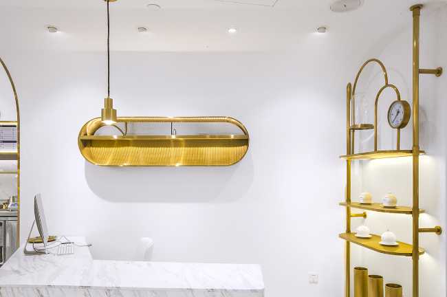 interior concept store white gold
