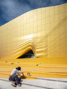 esterno rivestimento giallo