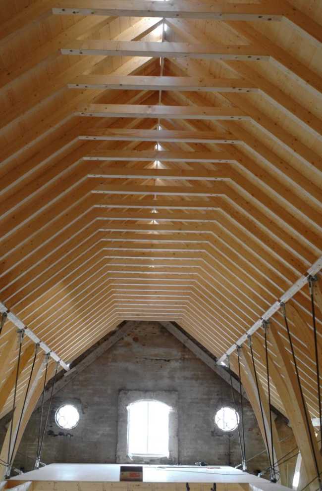 Wooden roof for a farm