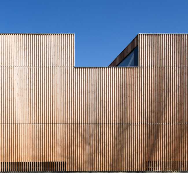 Hacine Cherifi Sports Center: wooden gyms serving schools and the neighborhood