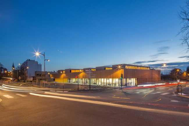 Hacine Cherifi Sports Center: wooden gyms serving schools and the neighborhood