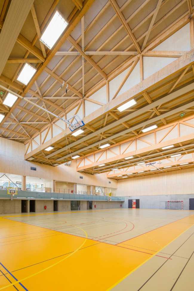 Hacine Cherifi Sports Center: wooden gyms serving schools and the neighborhood