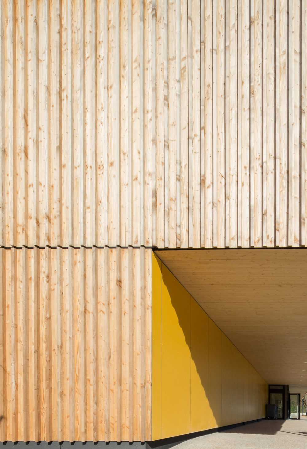 Hacine Cherifi Sports Center: wooden gyms serving schools and the neighborhood