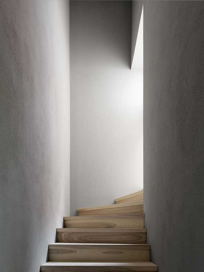Internal staircase in wood