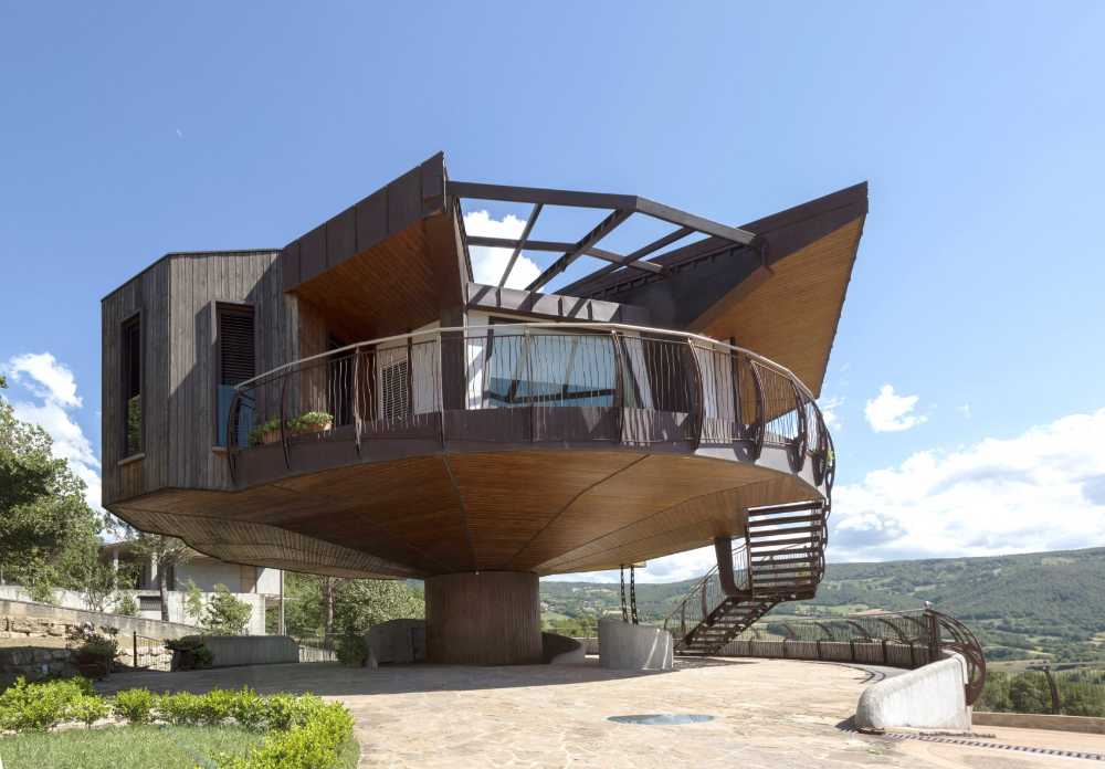 Round wooden villa