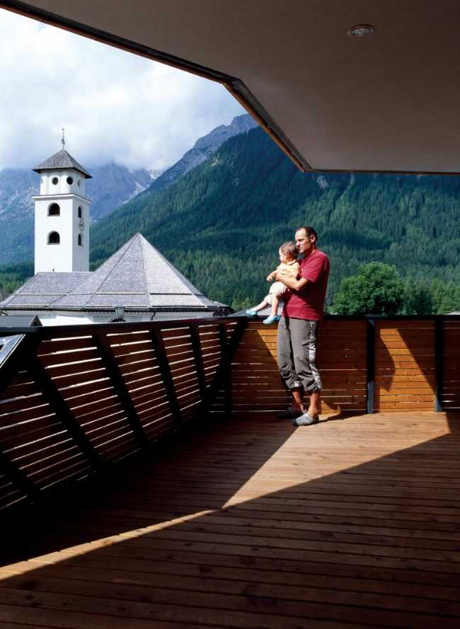 Terrace with panoramic views of the village and the mountains