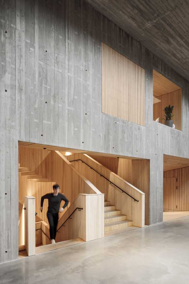 Stair body in wood and concrete