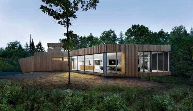 Villa in wood and glass