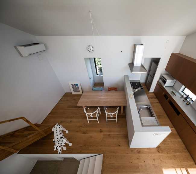 House with white walls and parquet