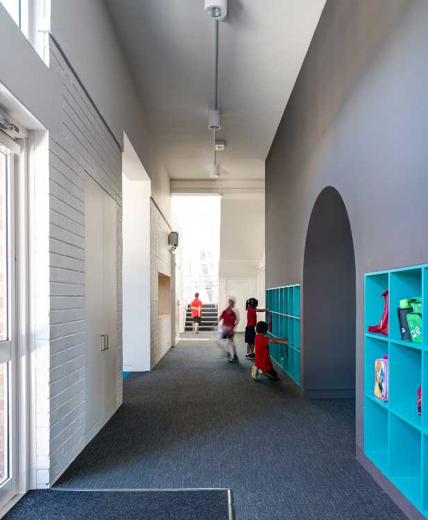 Primary school and circular forms