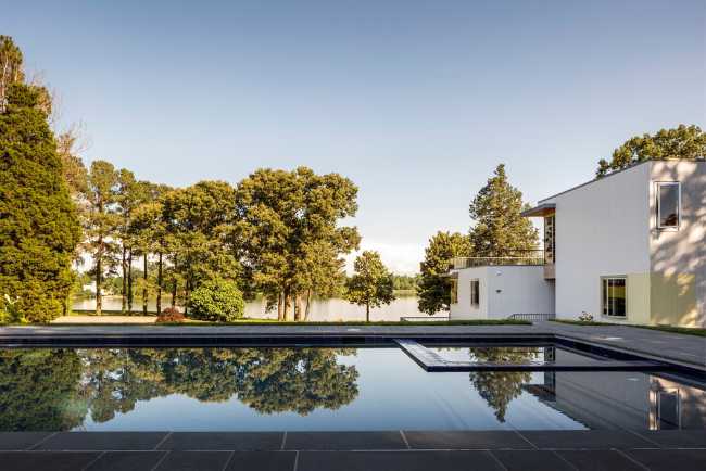 House extension with swimming pool