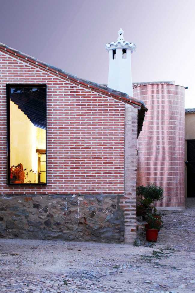 Exterior agricultural building