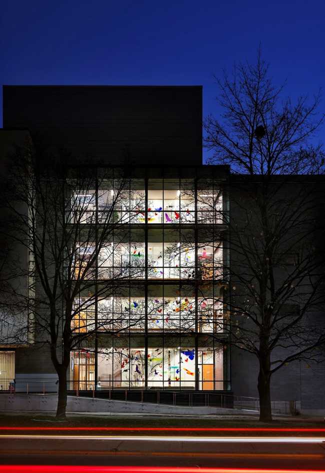 Iluminación de la universidad de cristal